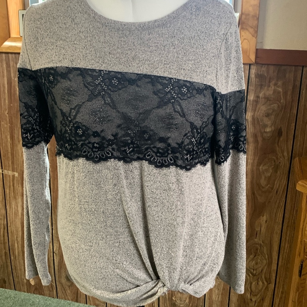 Maurices sweater size large brown with black lace EUC